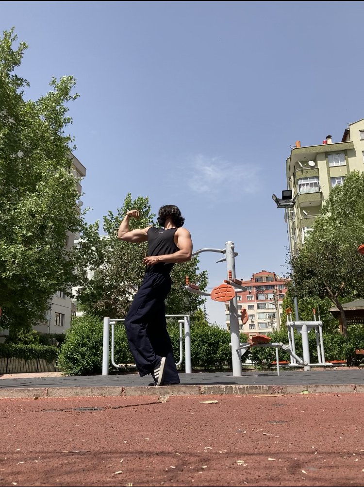 Model fotoğrafı 3