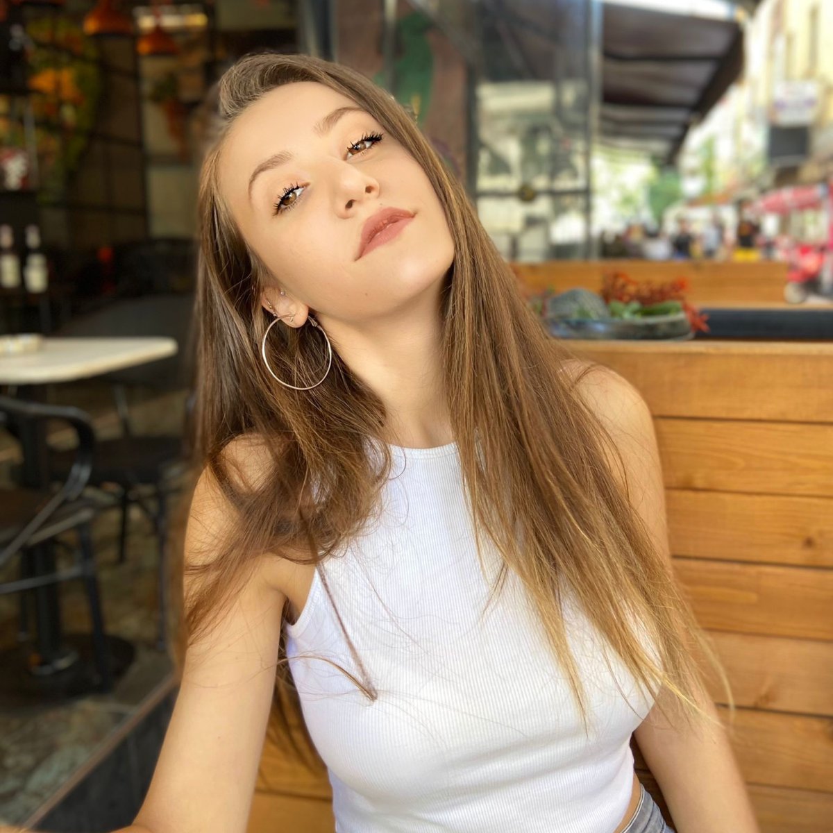 Model fotoğrafı 2